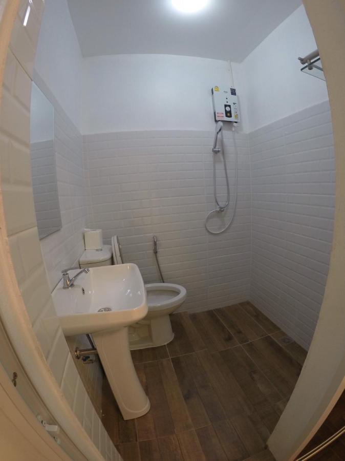 24 Poshtel Chiangmai Hostel Чиангмай Екстериор снимка