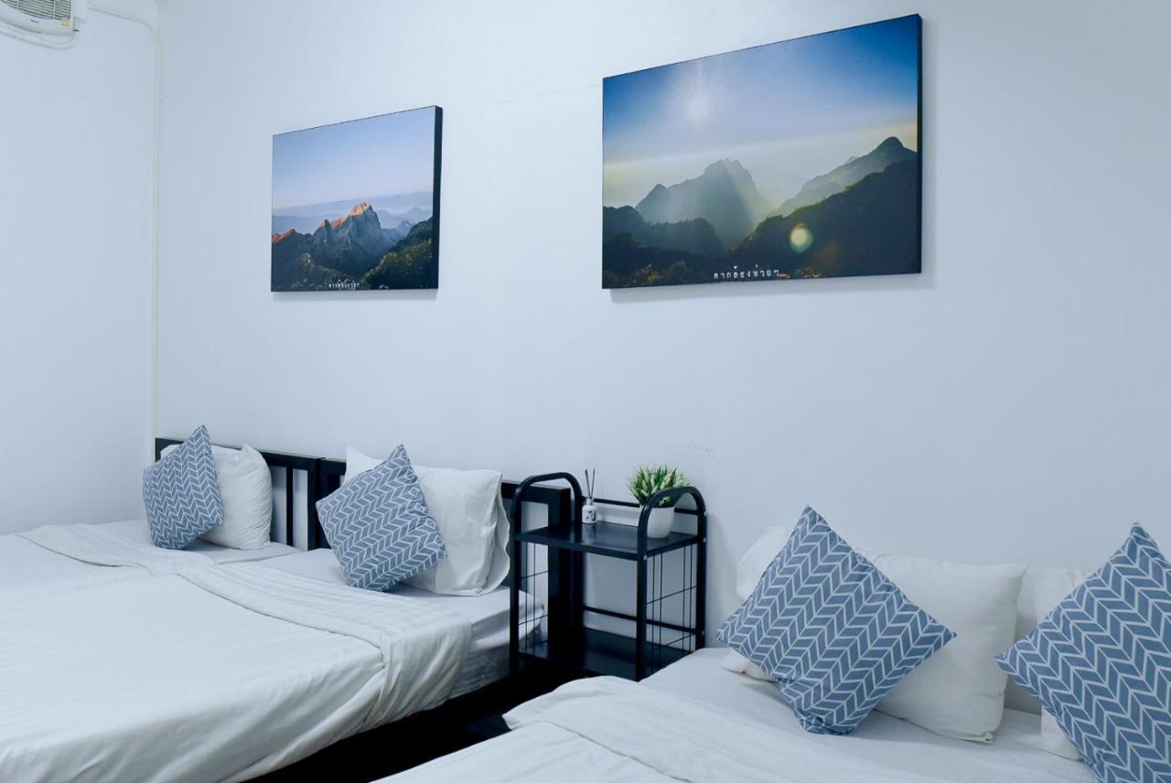 24 Poshtel Chiangmai Hostel Чиангмай Екстериор снимка