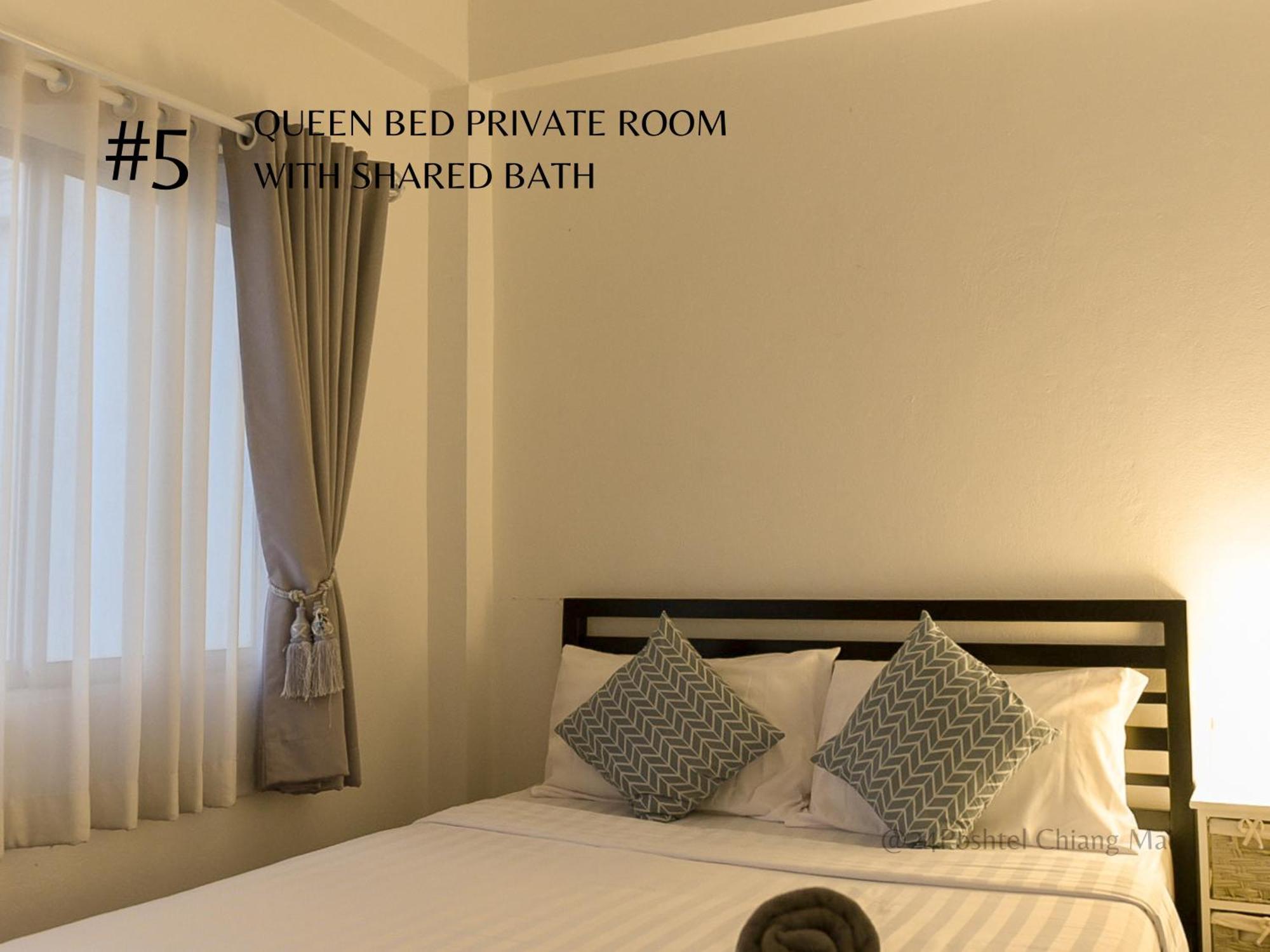 24 Poshtel Chiangmai Hostel Чиангмай Стая снимка